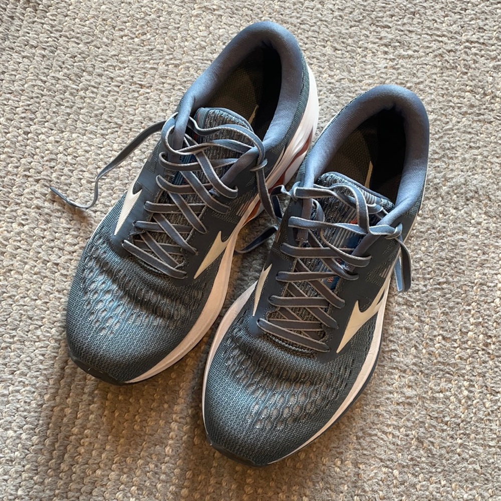 Mizuno wave inspire 17